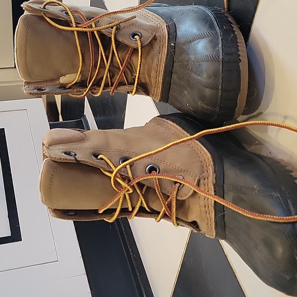 Duck boots